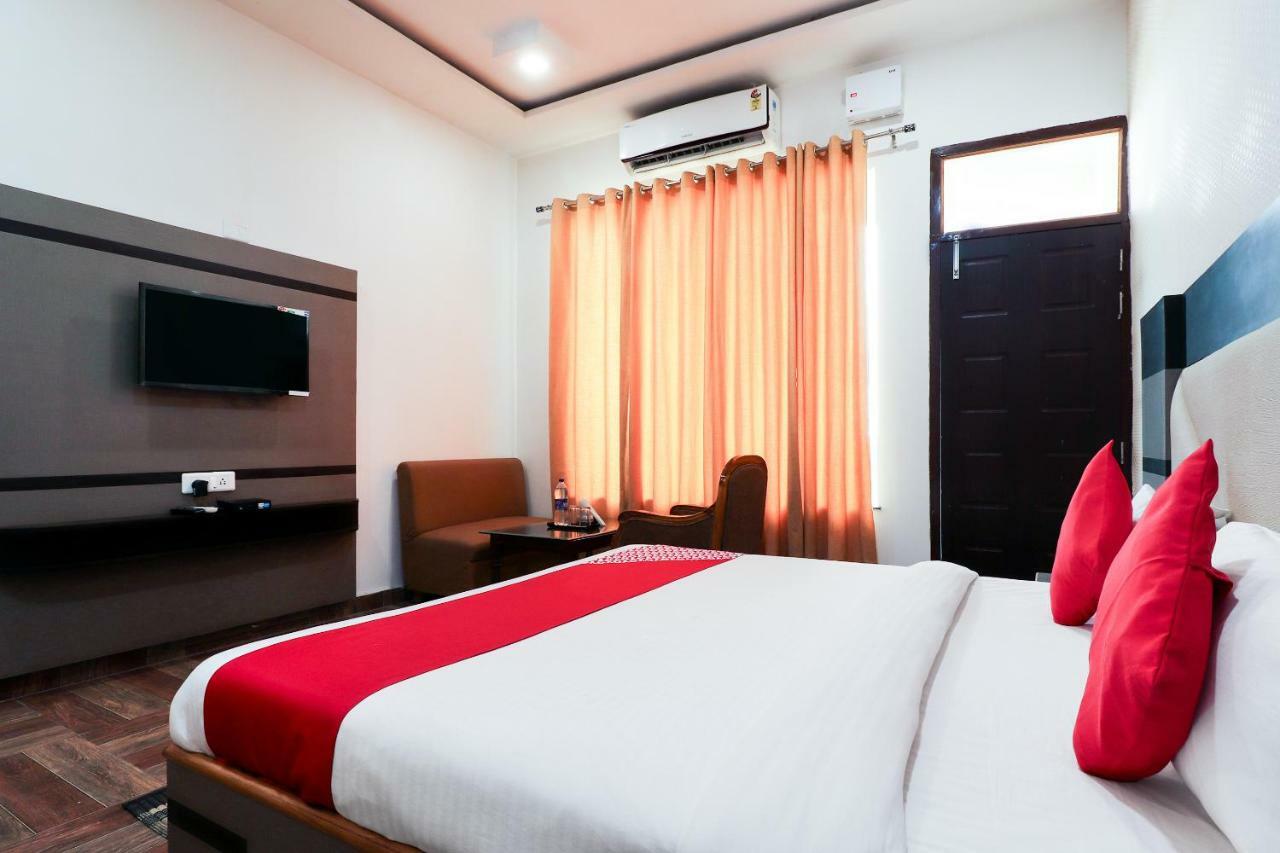 Oyo 39959 Hotel Bandhan Bahraich Exterior foto