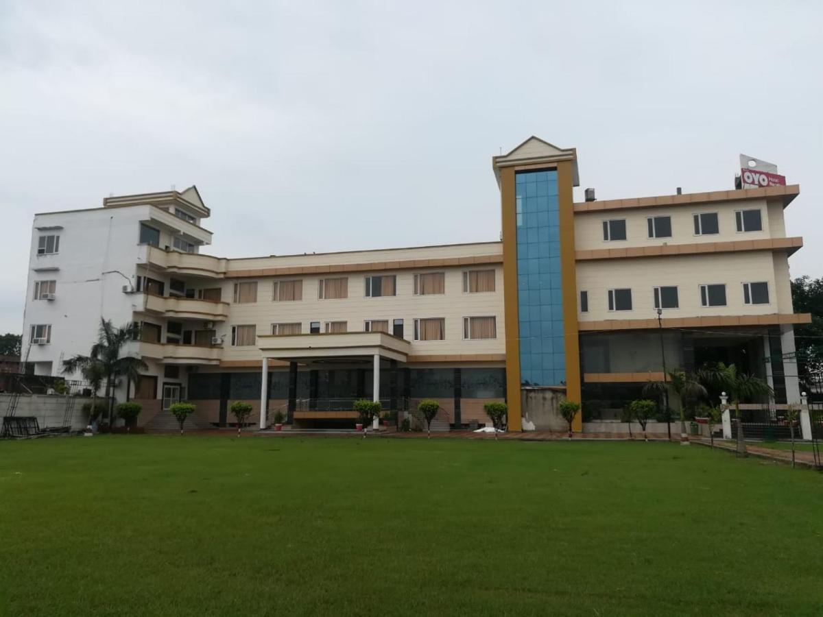 Oyo 39959 Hotel Bandhan Bahraich Exterior foto